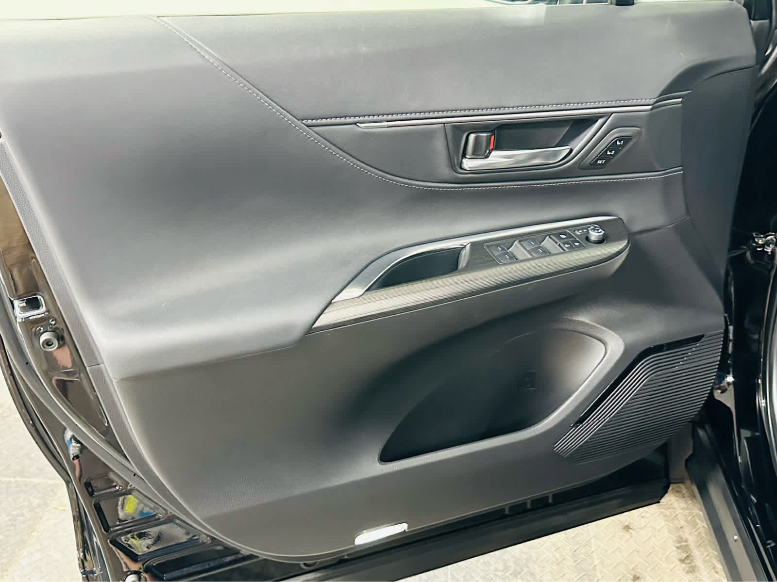 Certified 2022 Toyota Venza XLE AWD/4WD image 26