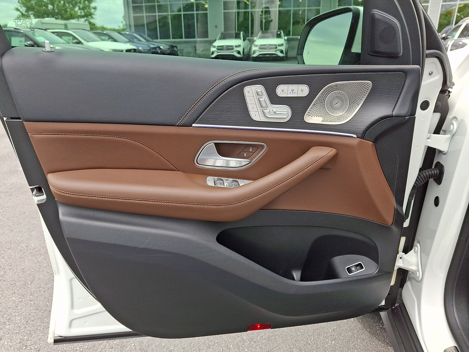 Used 2024 Mercedes-Benz GLE 350 4MATIC image 13