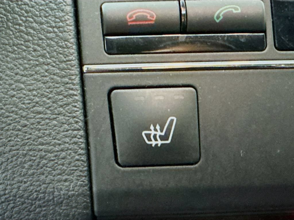 Used 2010 Mercedes-Benz E 350 Sedan image 20