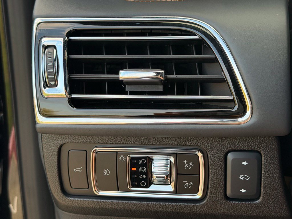 Used 2024 Lincoln Navigator Black Label AWD/4WD image 36