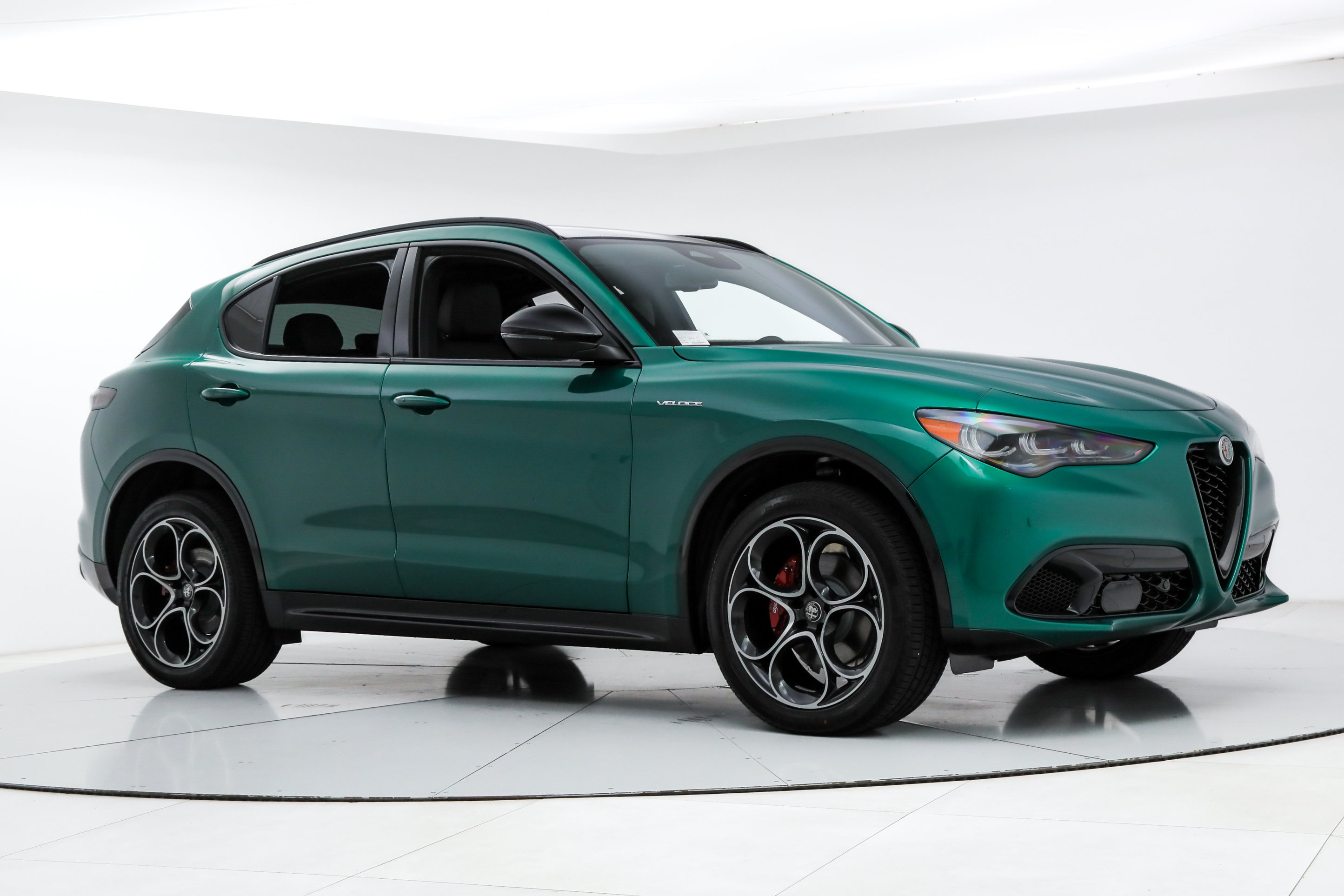 New 2026 Alfa Romeo Stelvio Sprint w/ Convenience Package AWD/4WD image 7
