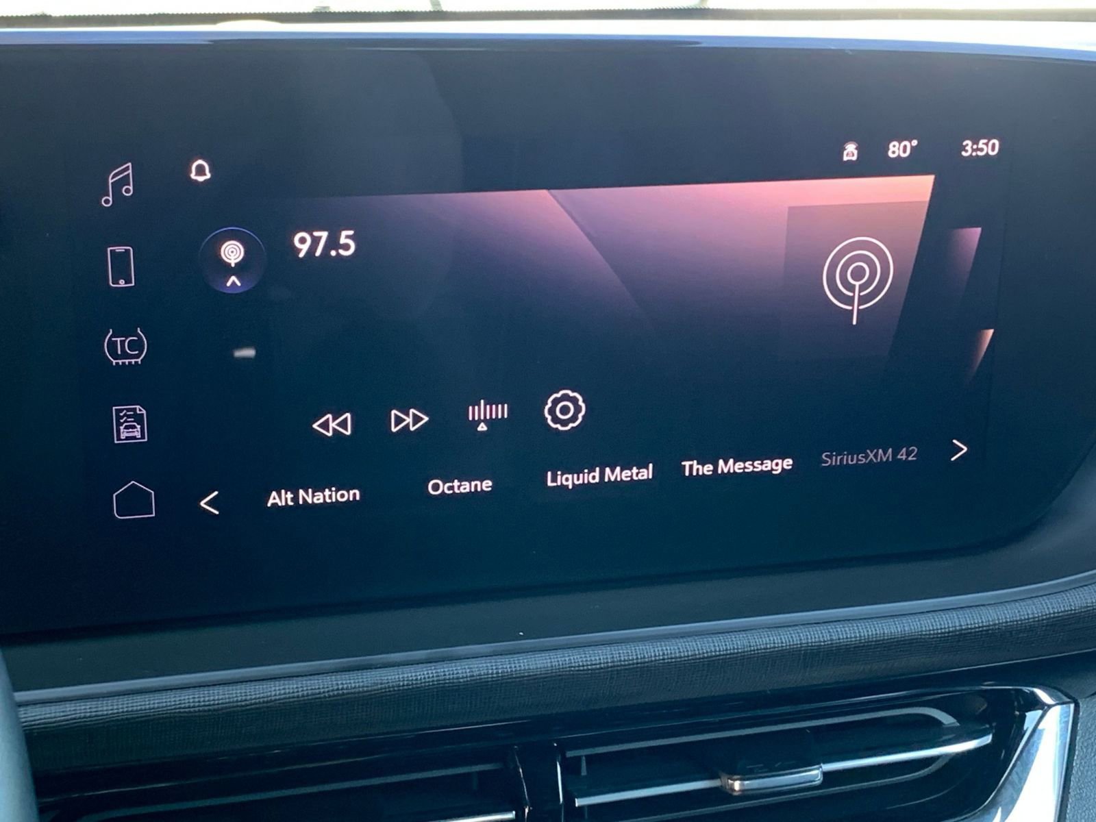 Used 2025 Buick Envista Sport Touring image 21