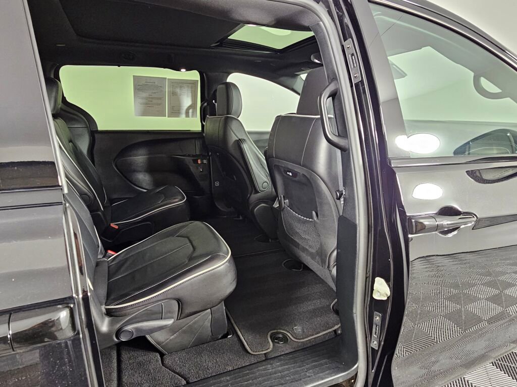 Used 2026 Chrysler Pacifica Limited w/ S Appearance Package image 36