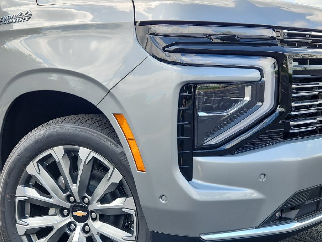 New 2026 Chevrolet Suburban High Country AWD/4WD image 9