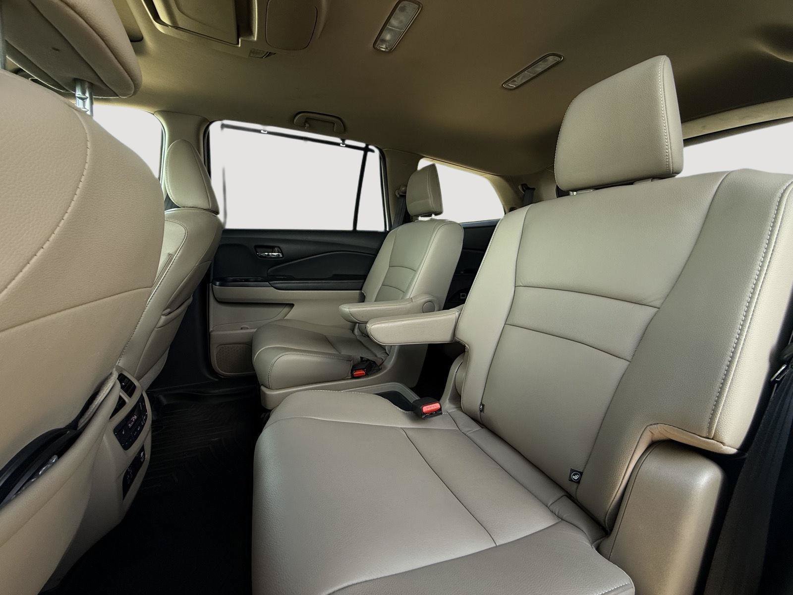 Certified 2021 Honda Pilot Touring image 29