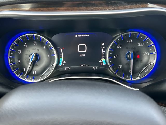 Used 2024 Chrysler Pacifica Limited FWD image 22