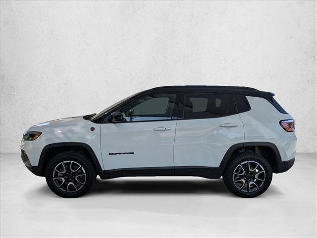 Used 2025 Jeep Compass Trailhawk AWD/4WD image 9