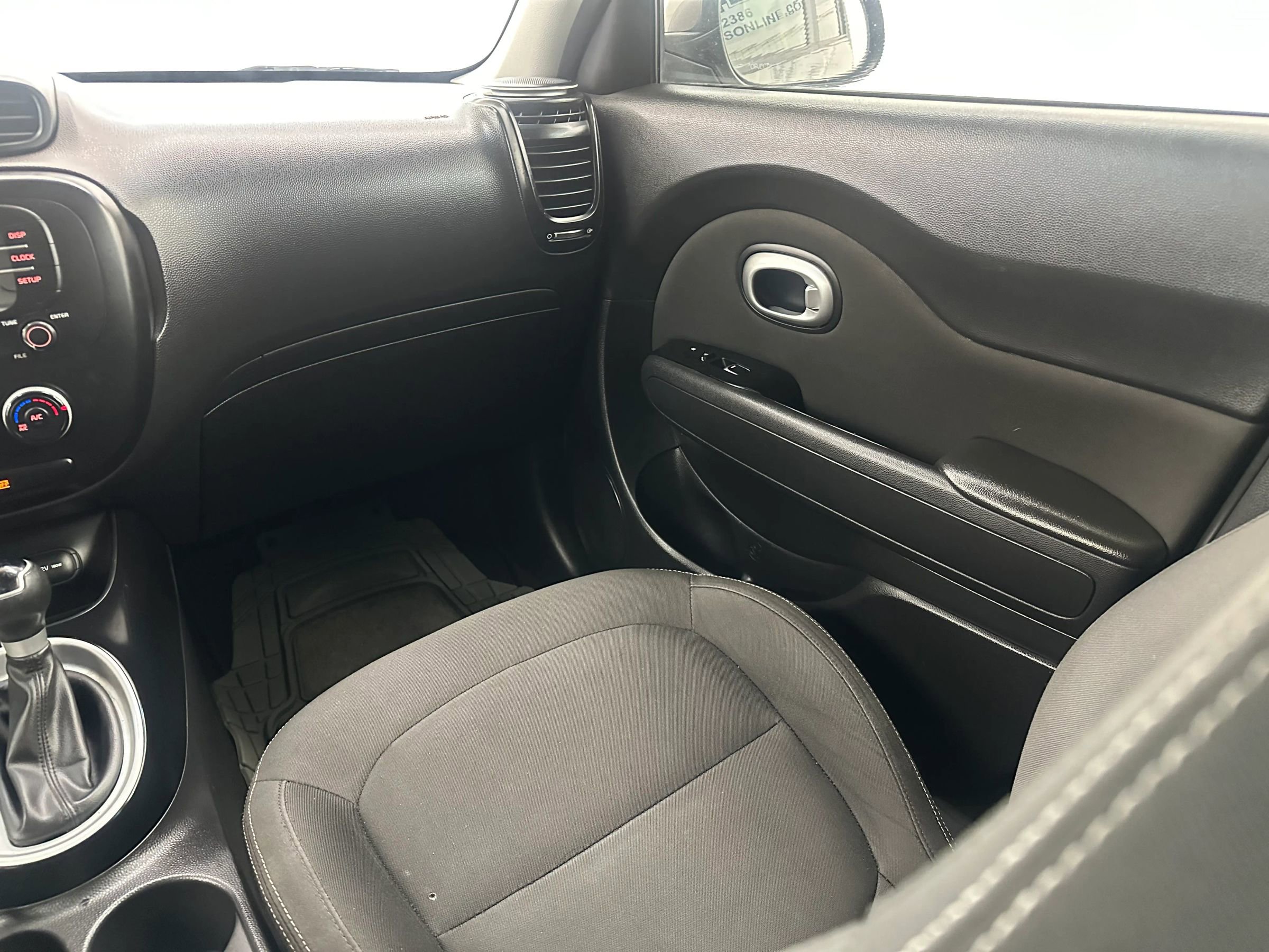 Used 2019 Kia Soul FWD image 17