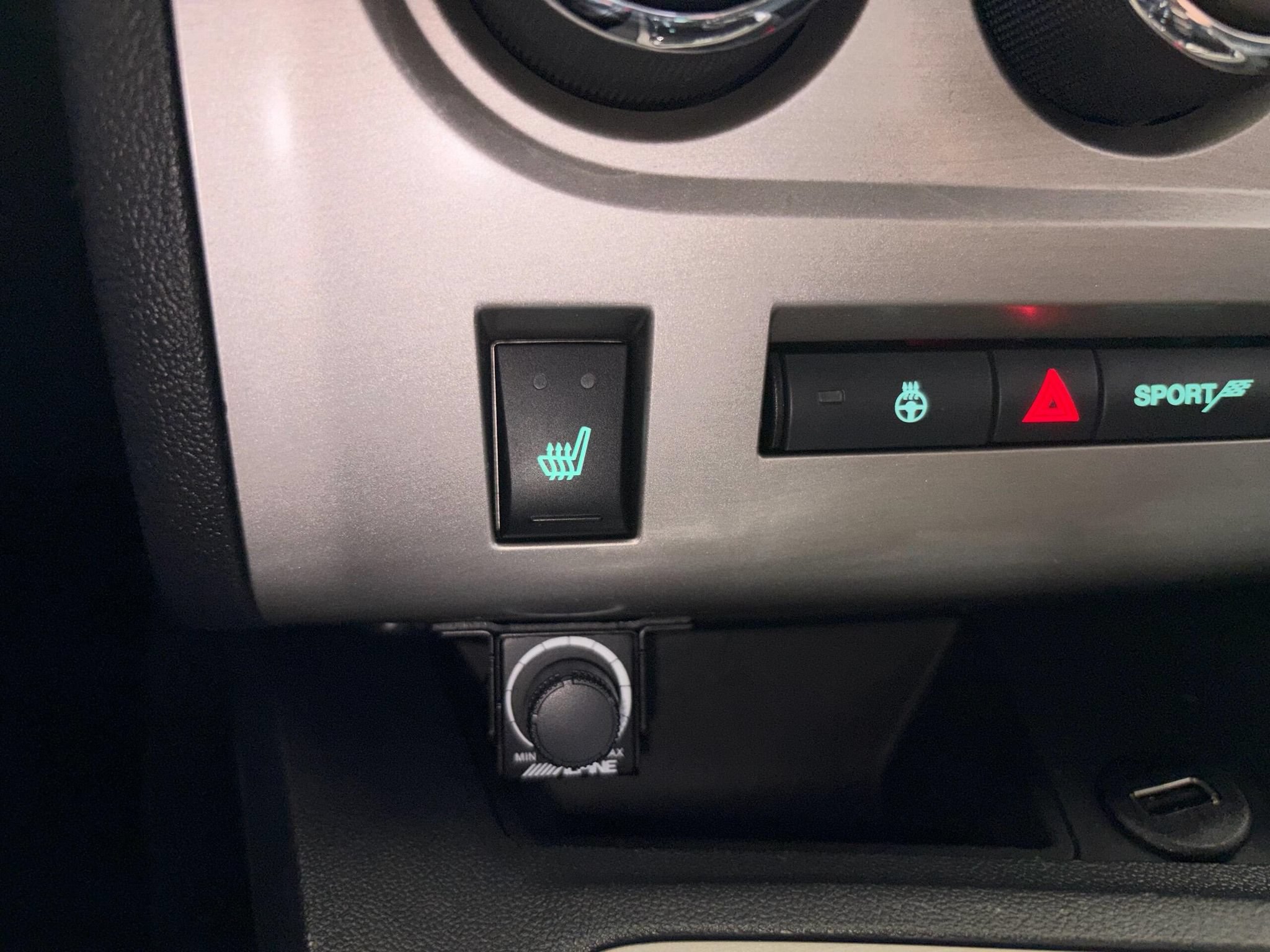 Used 2013 Dodge Challenger SRT8 w/ Harman Kardon Audio Group RWD image 14