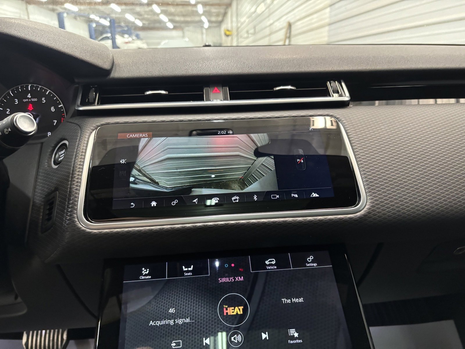 Used 2020 Land Rover Range Rover Velar R-Dynamic S image 19