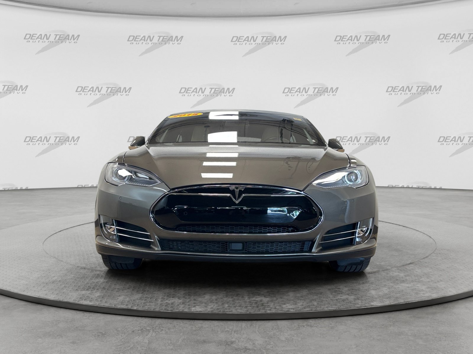 Used 2015 Tesla Model S 85 RWD image 2