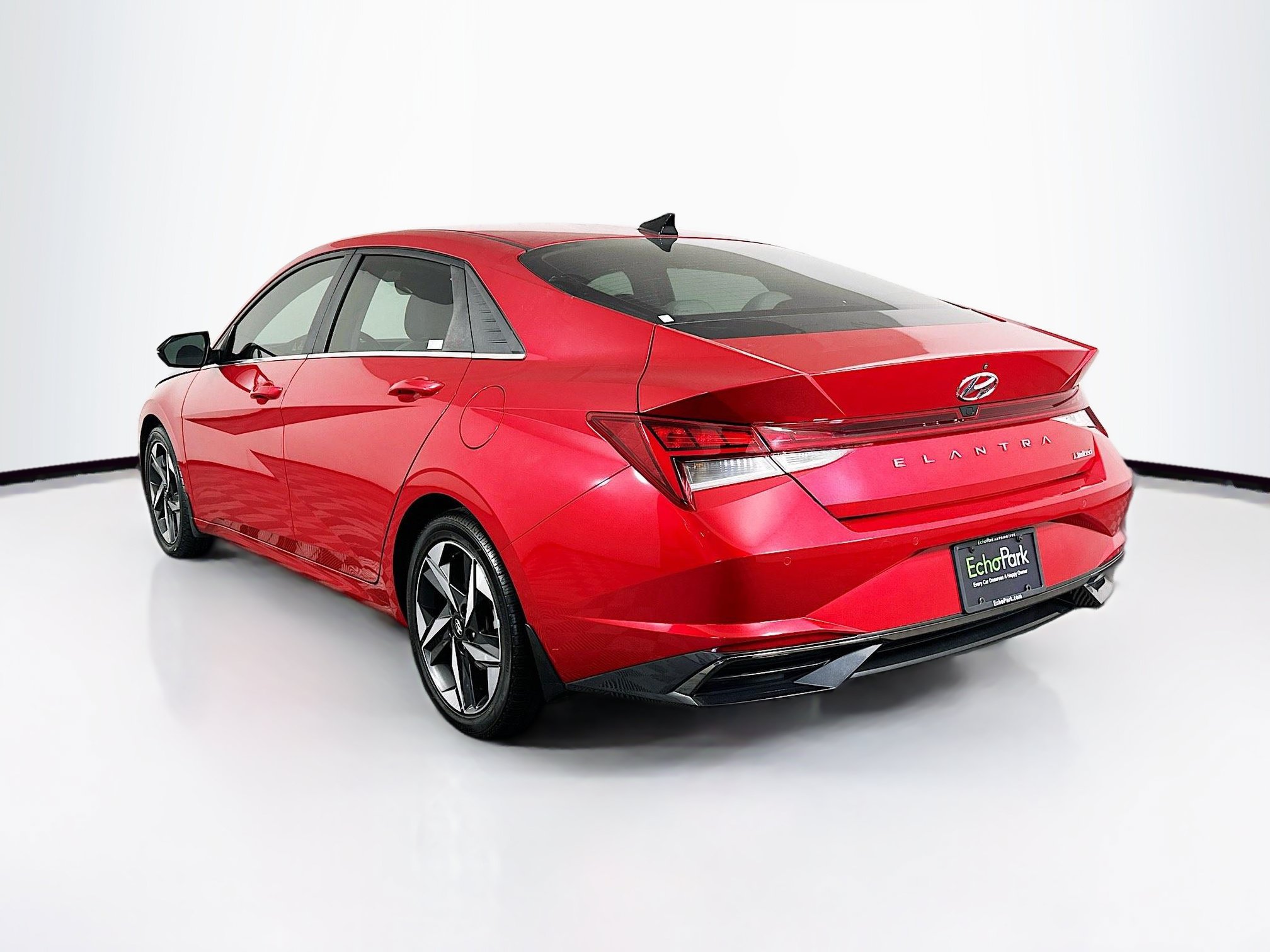 Used 2022 Hyundai Elantra Limited FWD image 5