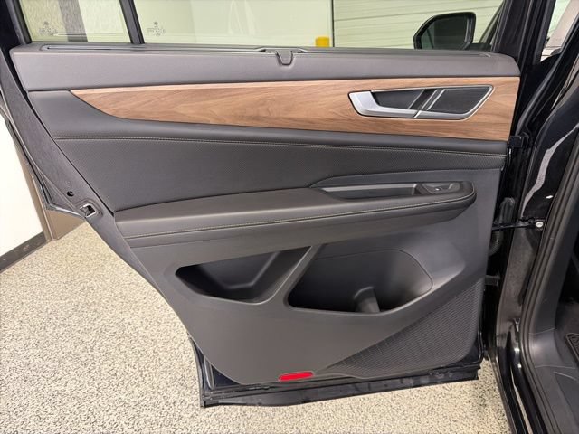 Used 2024 Volkswagen Atlas SE AWD/4WD image 25