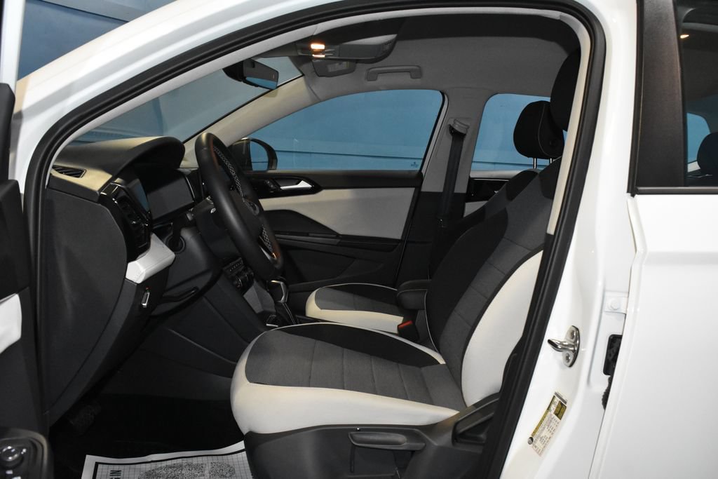 Certified 2025 Volkswagen Taos S AWD/4WD image 6