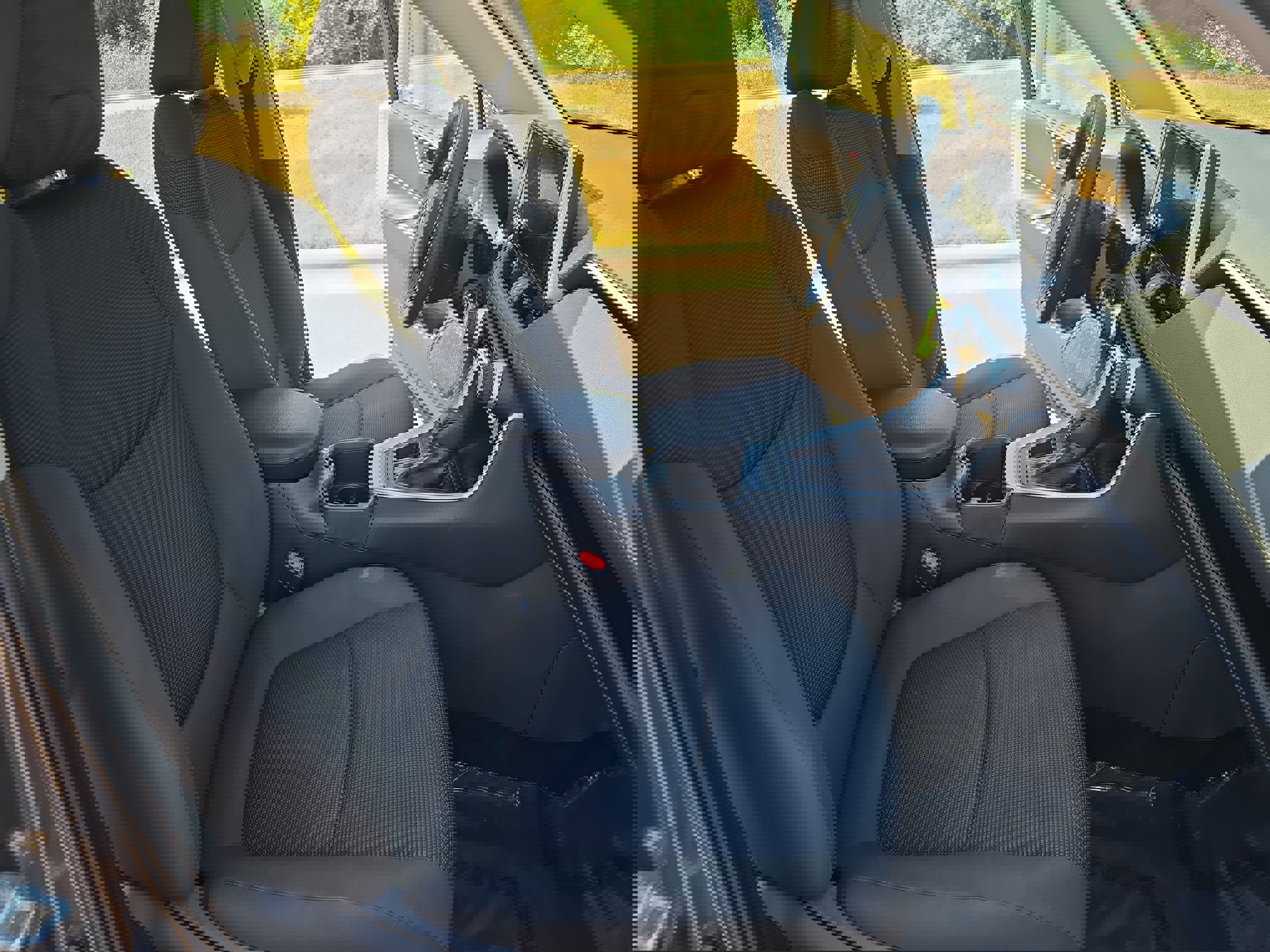 Used 2024 Toyota RAV4 LE FWD image 10