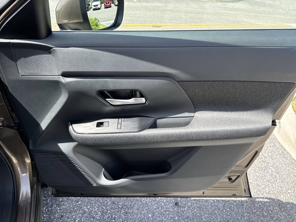 Used 2025 Nissan Kicks SV FWD image 41