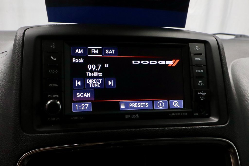 Used 2018 Dodge Grand Caravan SE w/ UConnect Hands-Free Group image 3