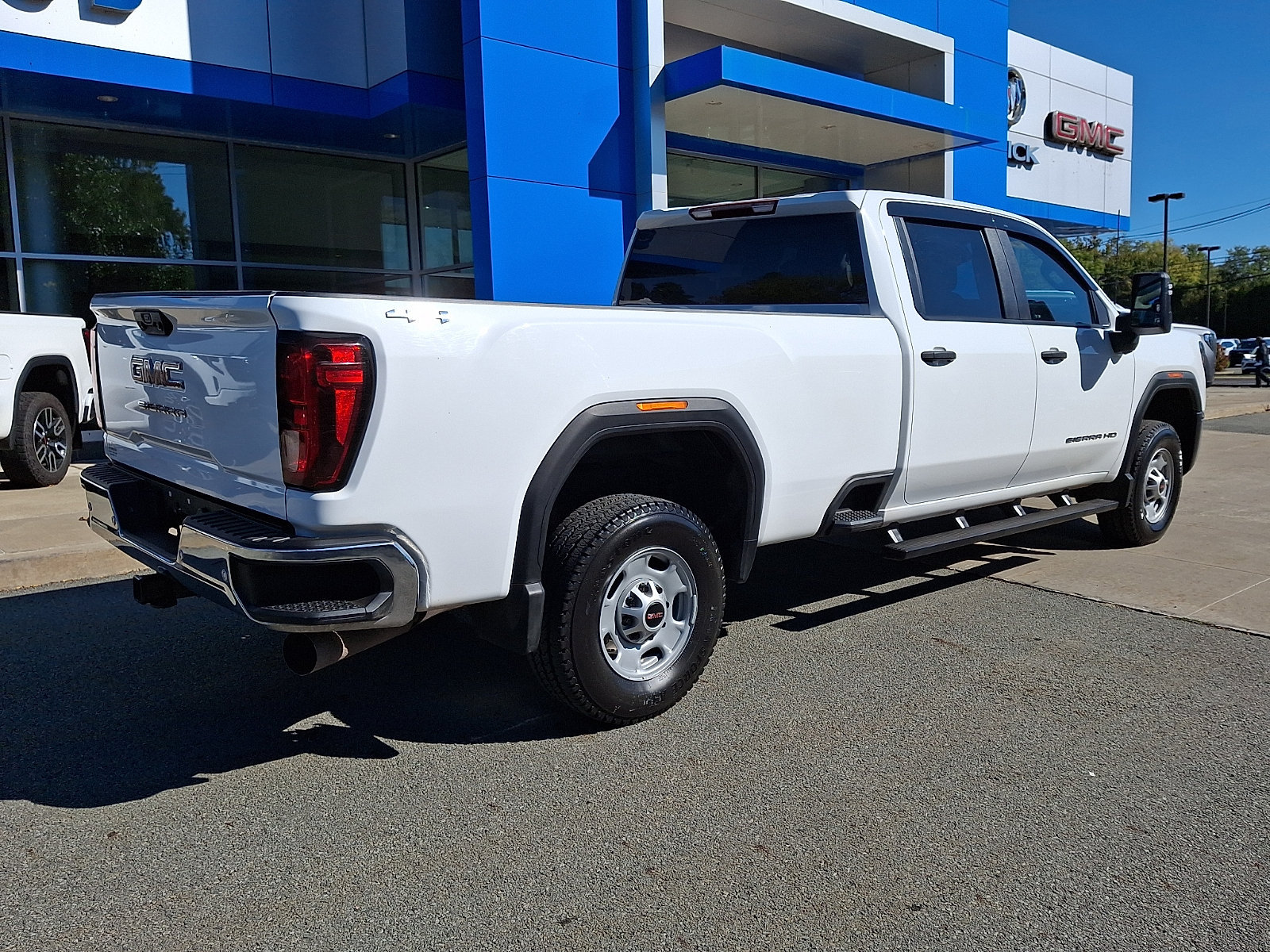Used 2024 GMC Sierra 3500 Pro AWD/4WD image 6