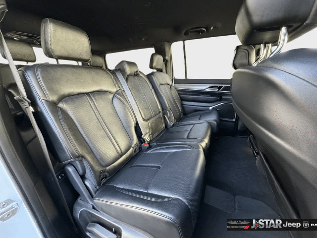 Used 2025 Jeep Wagoneer Series II w/ 8-Passenger Seating Package AWD/4WD image 27