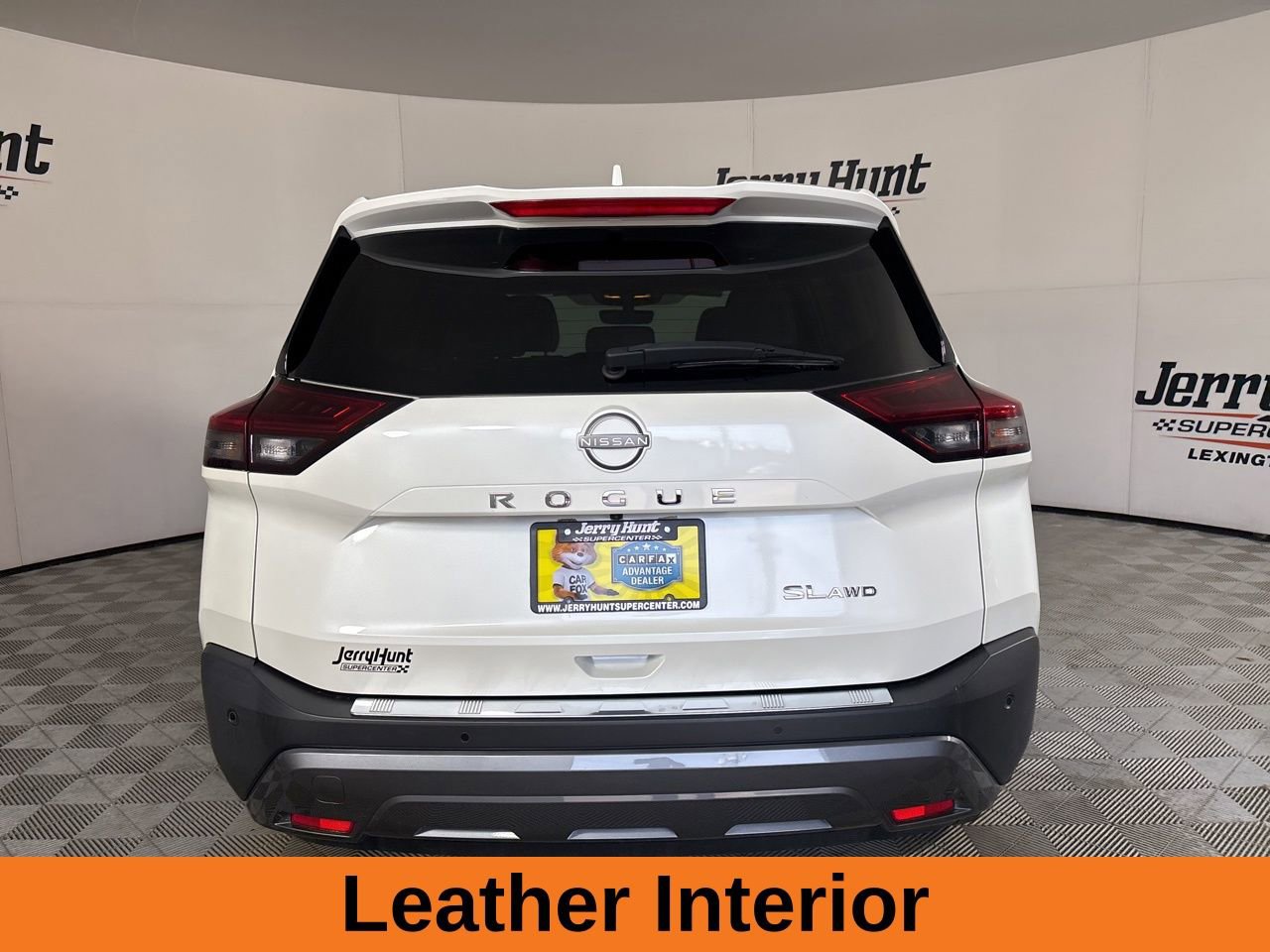 Used 2023 Nissan Rogue SL w/ SL Premium Package image 6