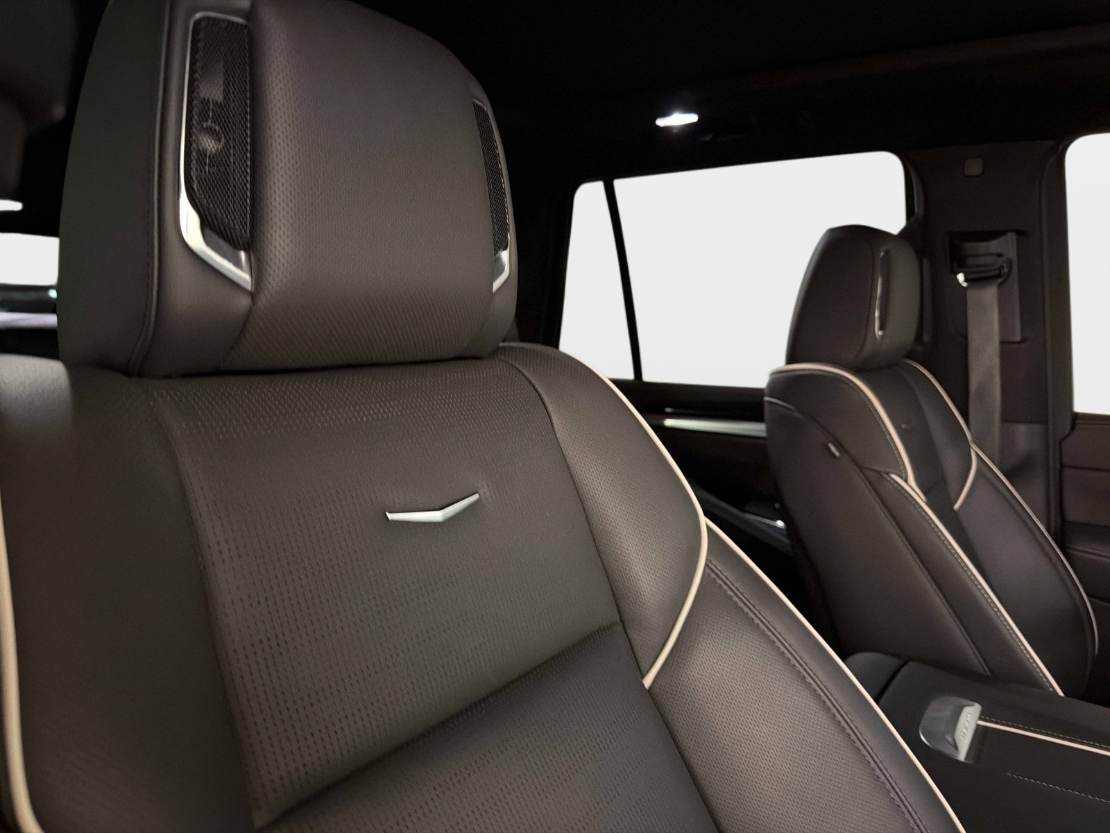 Used 2025 Cadillac Escalade Sport w/ Touring Package image 23