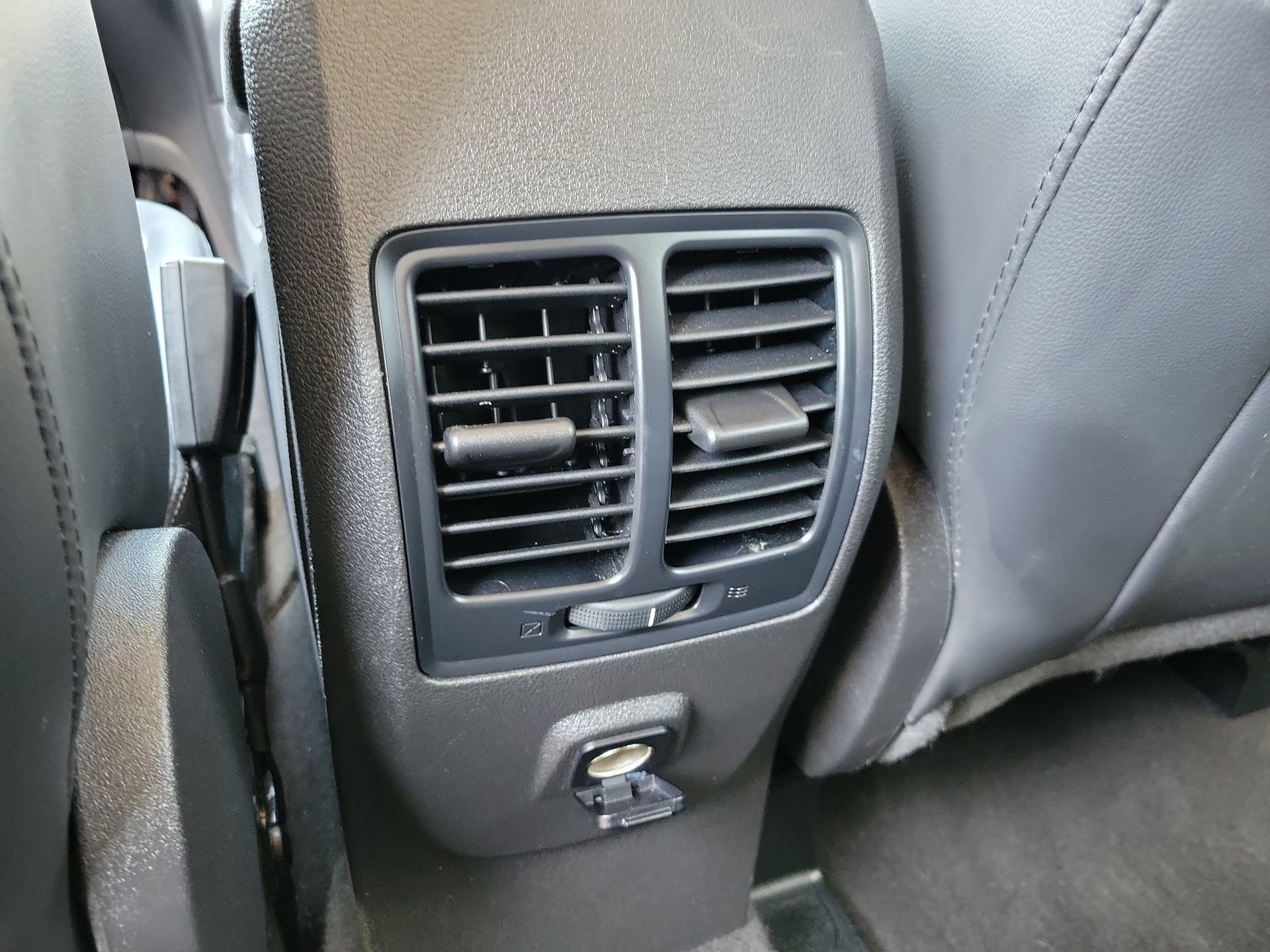 Used 2019 Ford Escape SEL AWD/4WD image 17