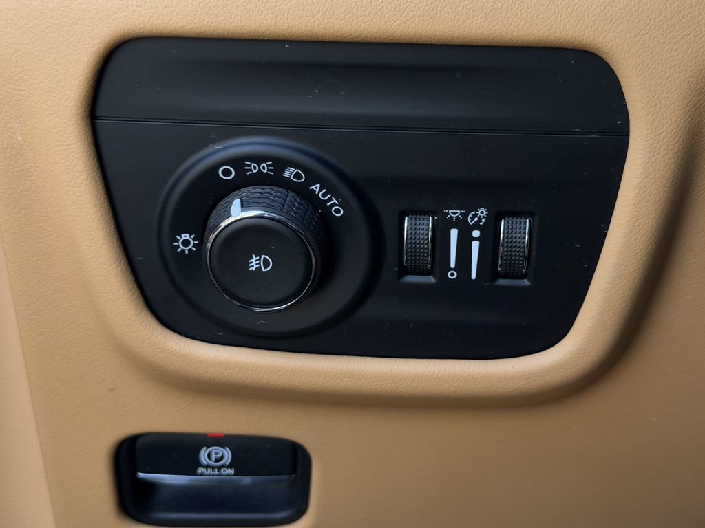 Used 2021 Jeep Grand Cherokee L Summit AWD/4WD image 24