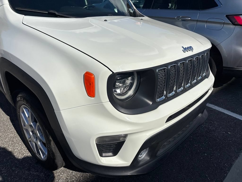 Used 2019 Jeep Renegade Latitude w/ Cold Weather Group AWD/4WD image 5