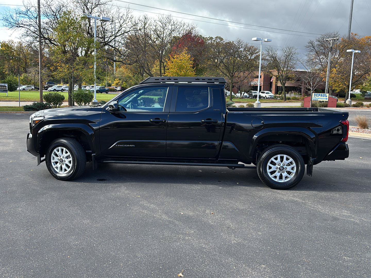 Used 2024 Toyota Tacoma SR5 AWD/4WD image 25