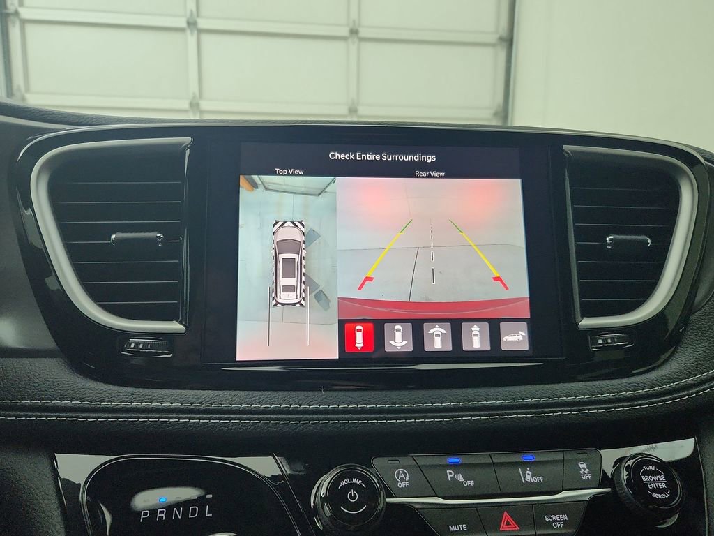 New 2026 Chrysler Pacifica Select AWD/4WD image 25