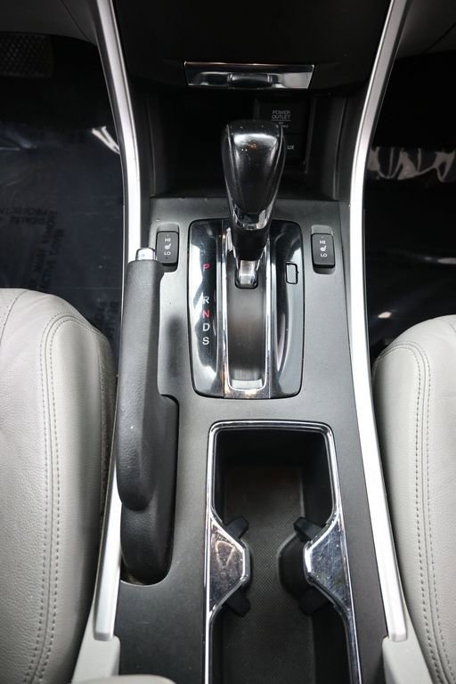 Used 2015 Honda Accord EX-L image 16