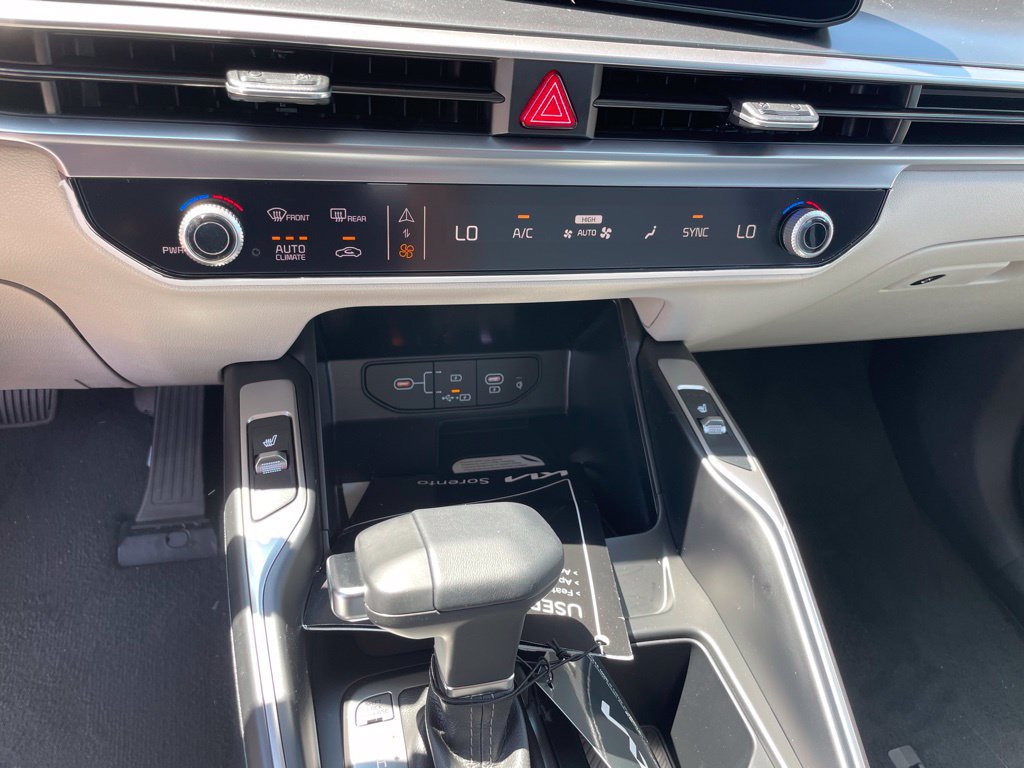 New 2026 Kia Sorento S w/ S Panoramic Sunroof Package FWD image 15