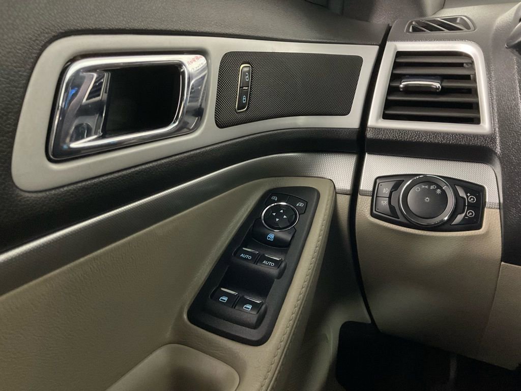 Used 2012 Ford Explorer XLT FWD image 20