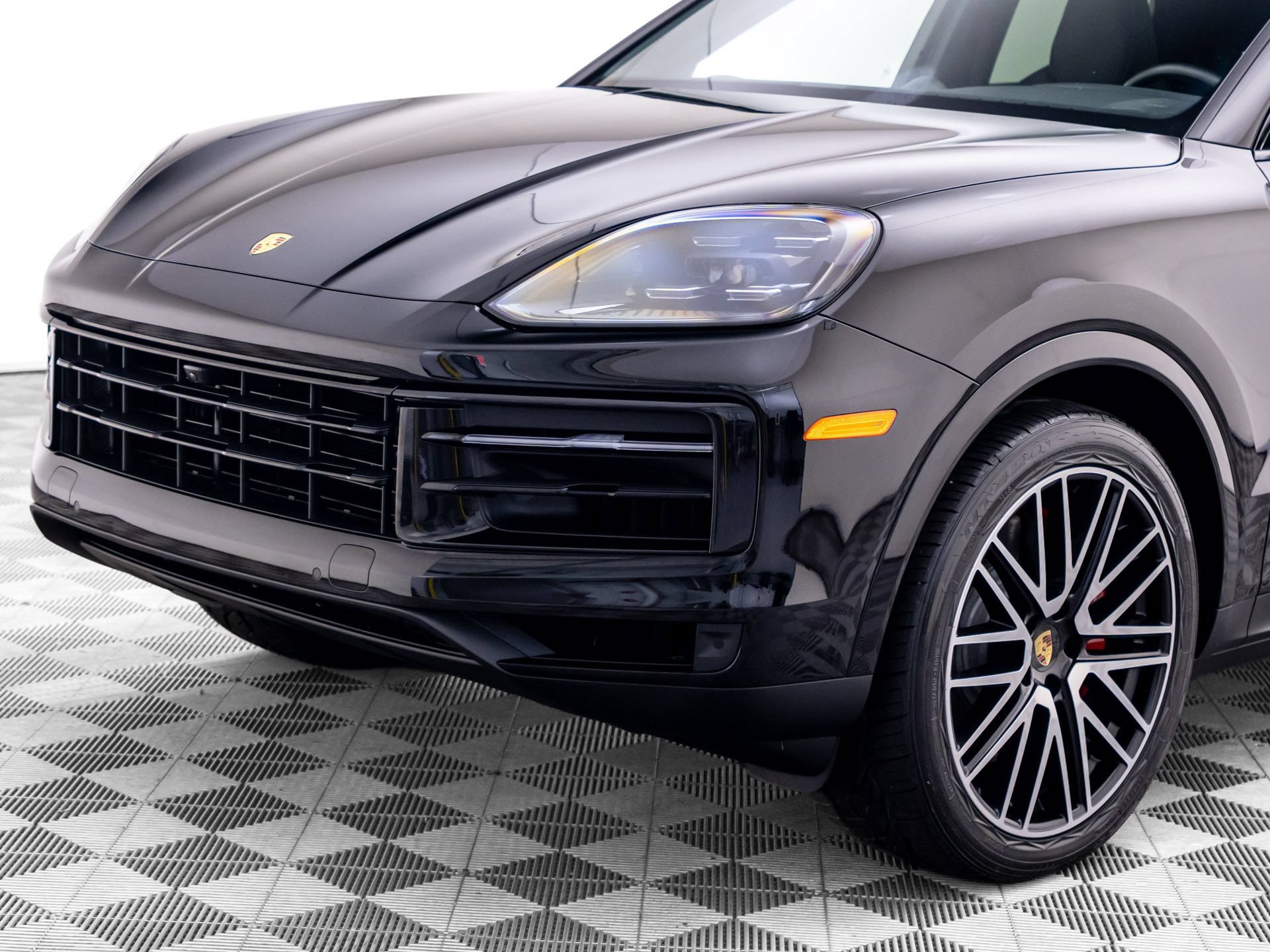 Used 2024 Porsche Cayenne S AWD/4WD image 40