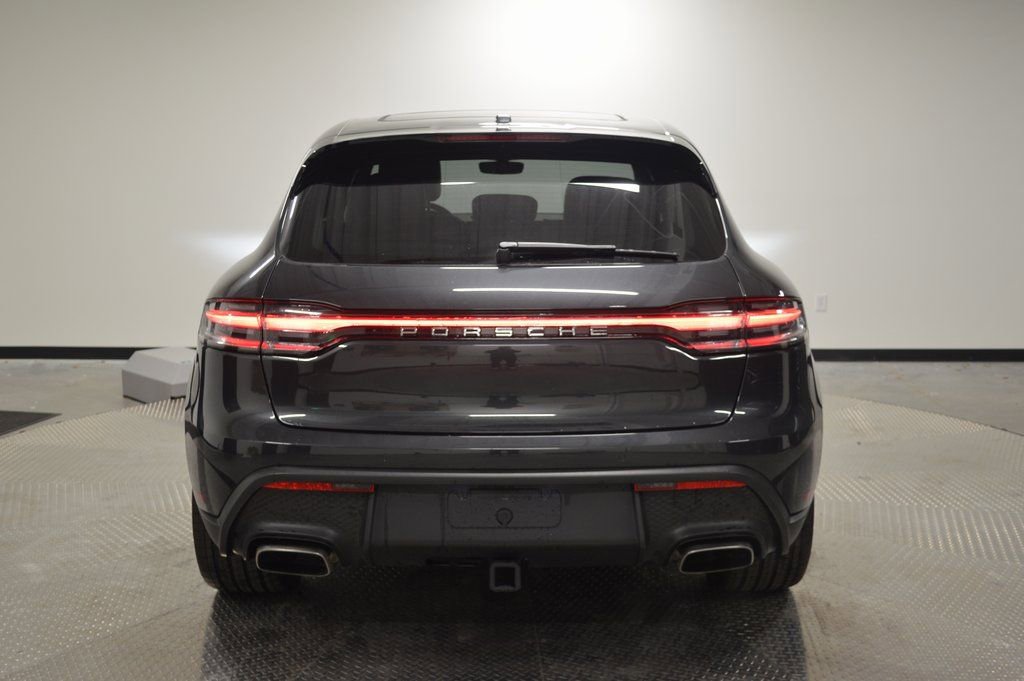 Certified 2025 Porsche Macan image 6