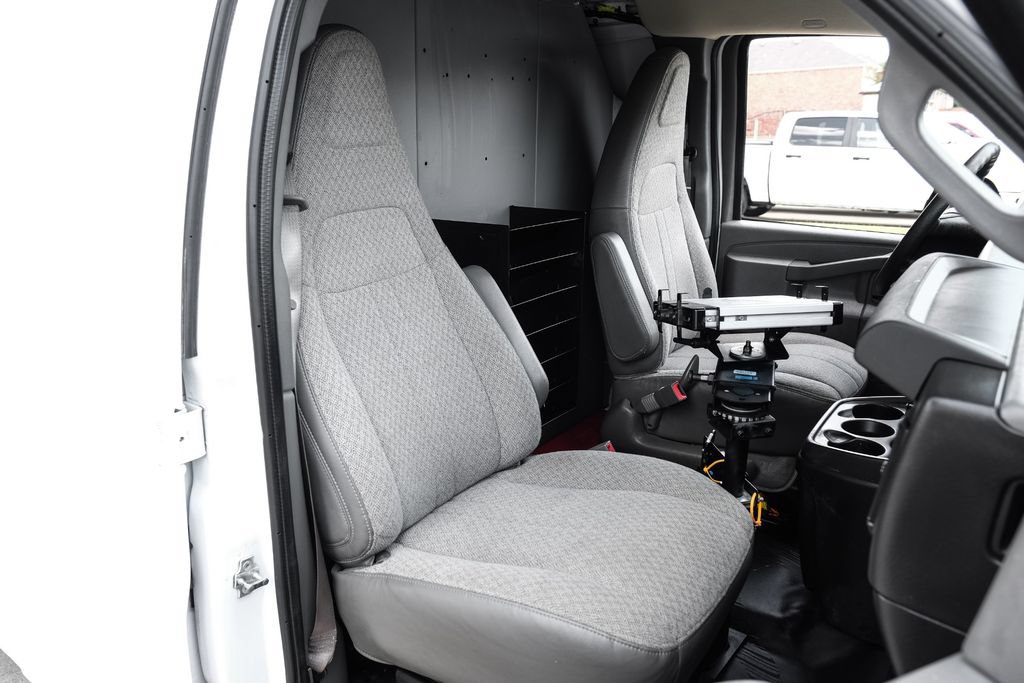 Used 2021 Chevrolet Express 2500 RWD image 32