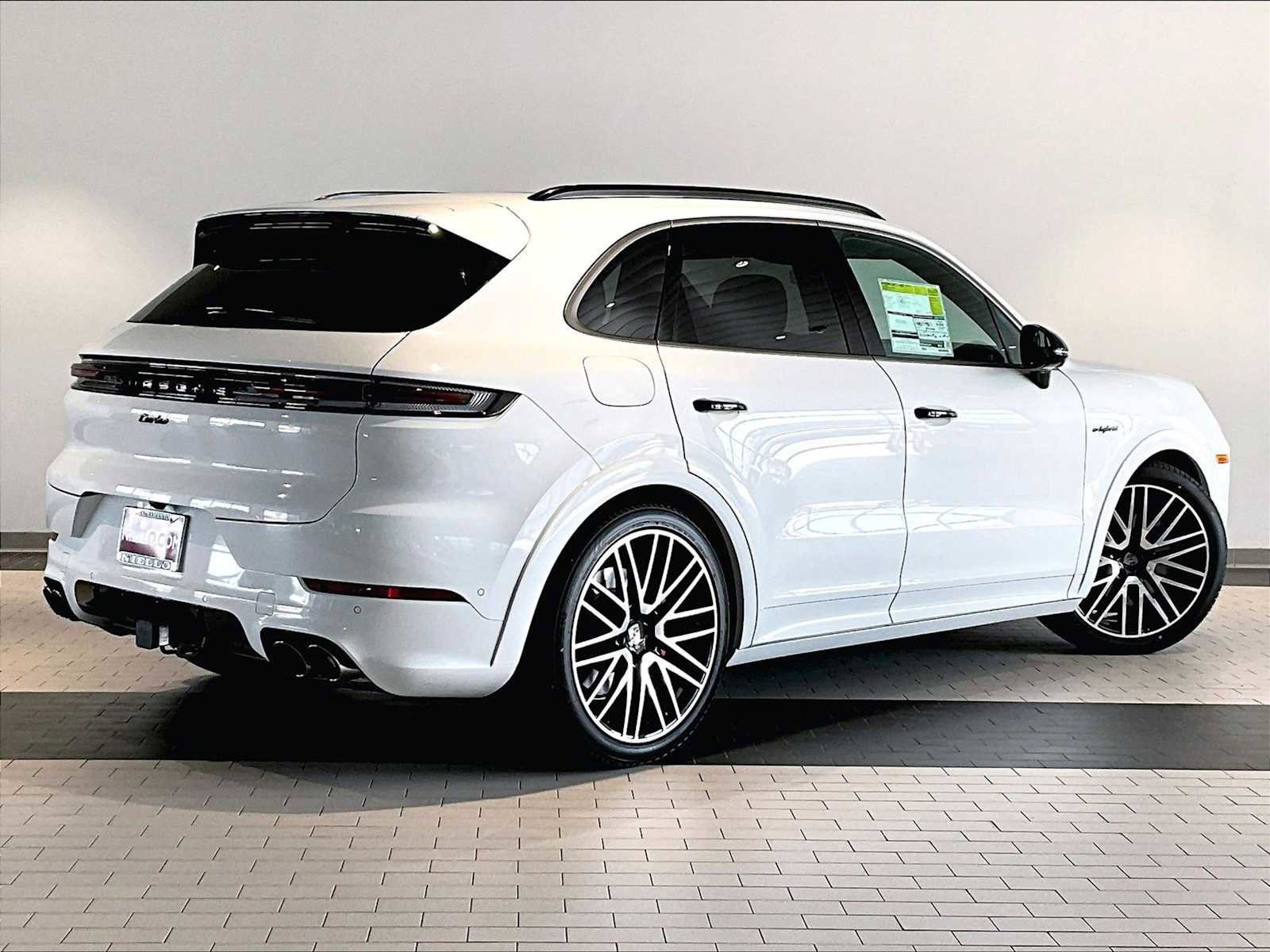 New 2026 Porsche Cayenne Turbo image 7