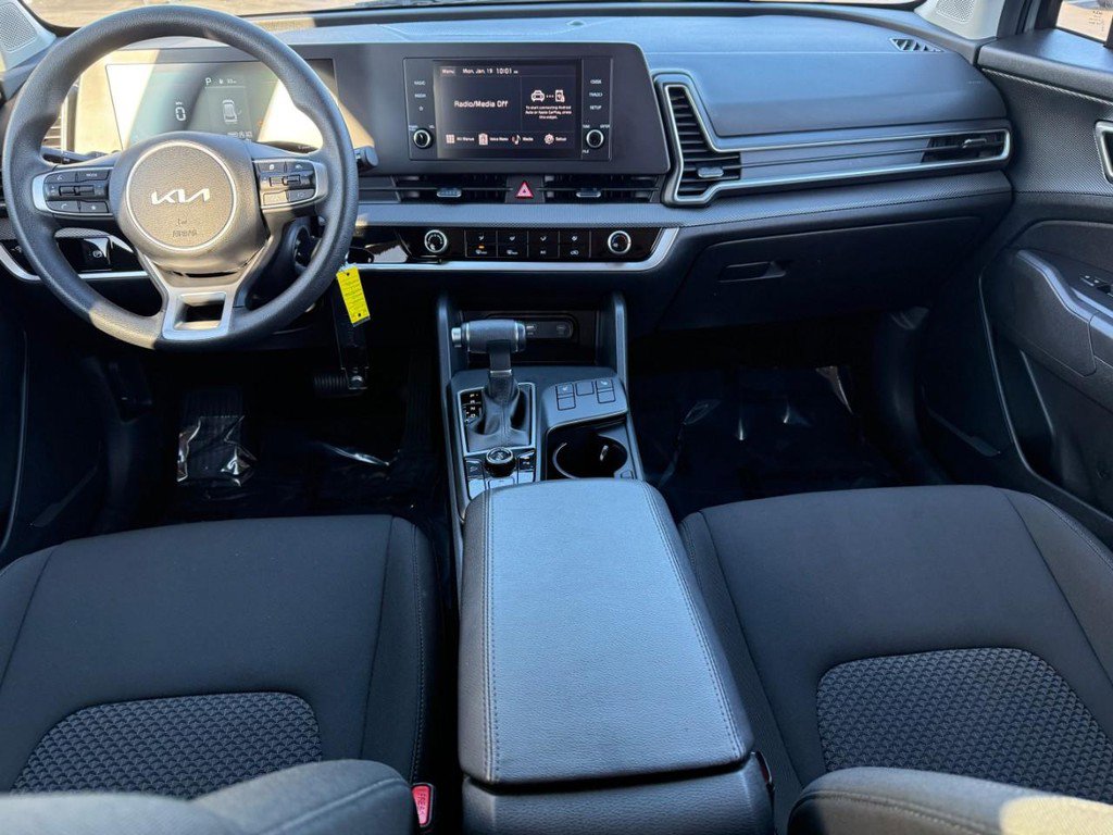 Used 2024 Kia Sportage LX image 13