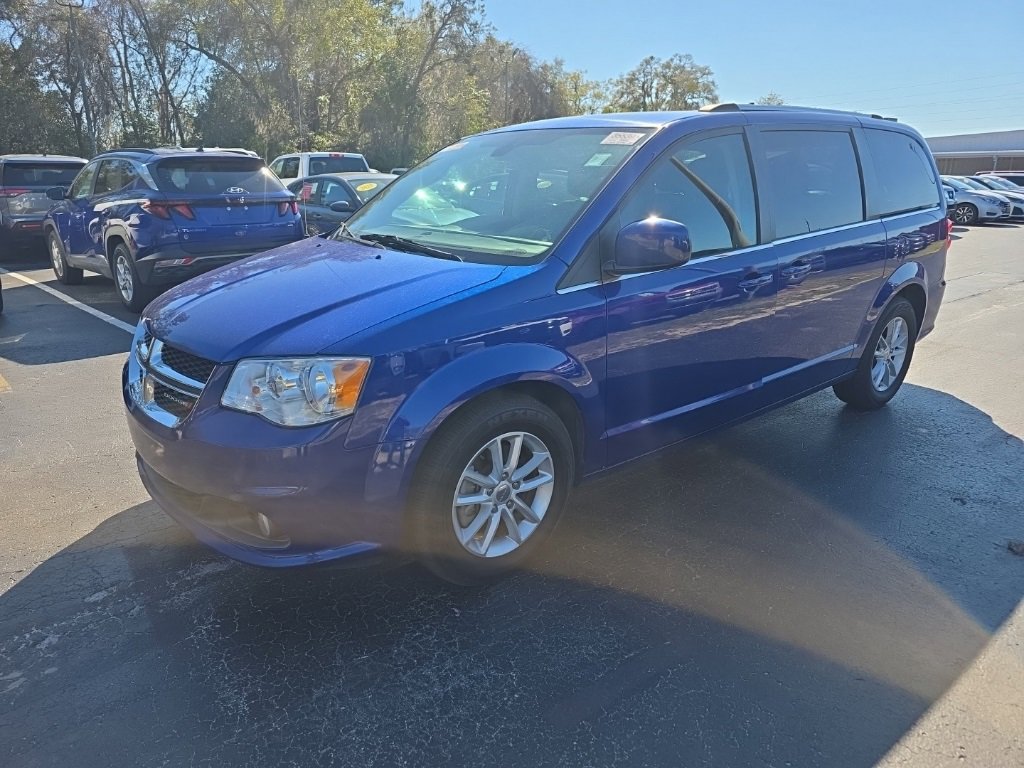 Used 2019 Dodge Grand Caravan SXT image 2