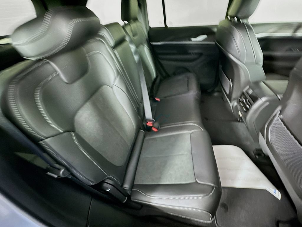 New 2026 Jeep Grand Cherokee Altitude AWD/4WD image 32