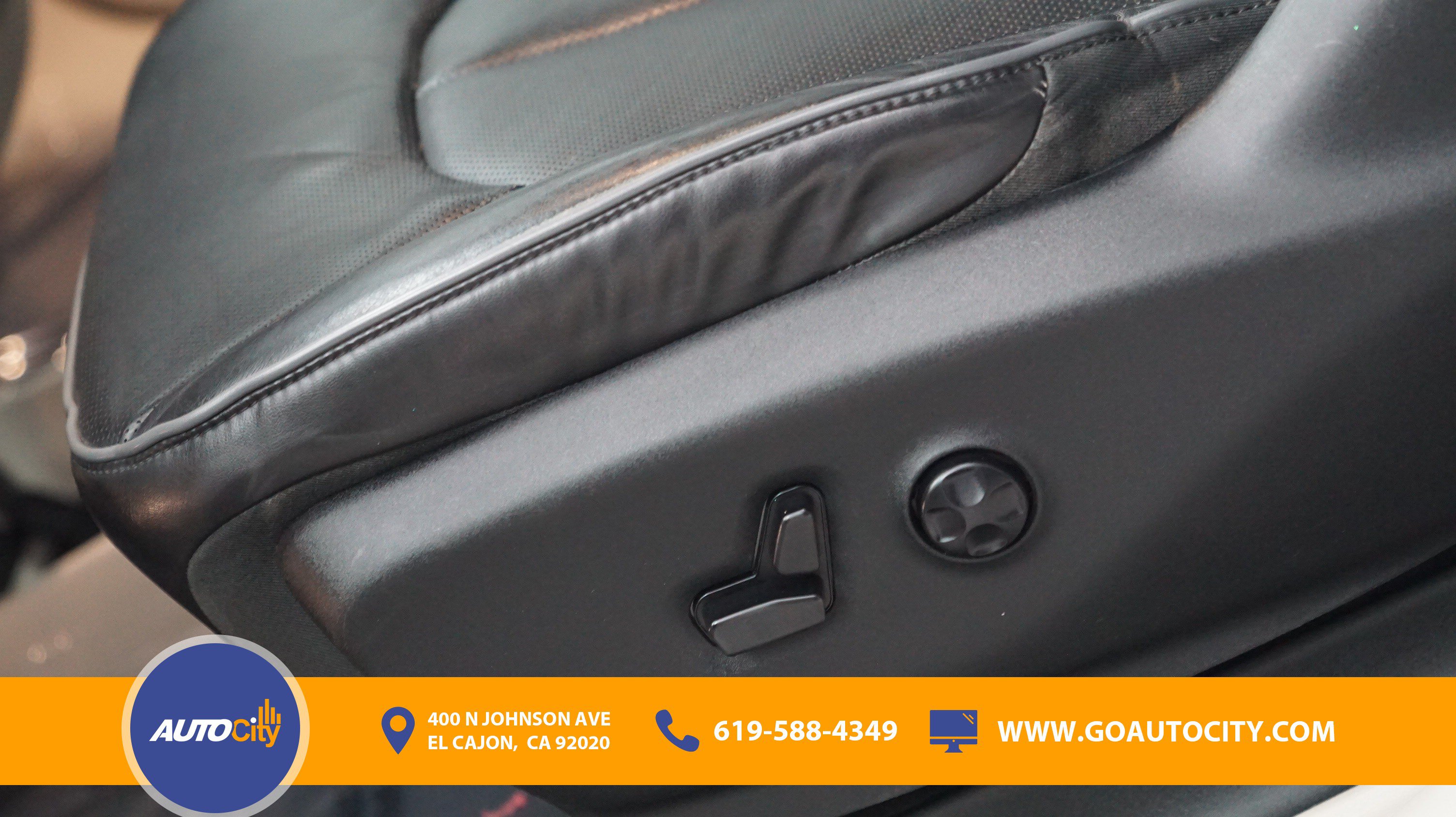 Used 2017 Chrysler Pacifica Limited w/ Advanced Safetytec Group FWD image 18