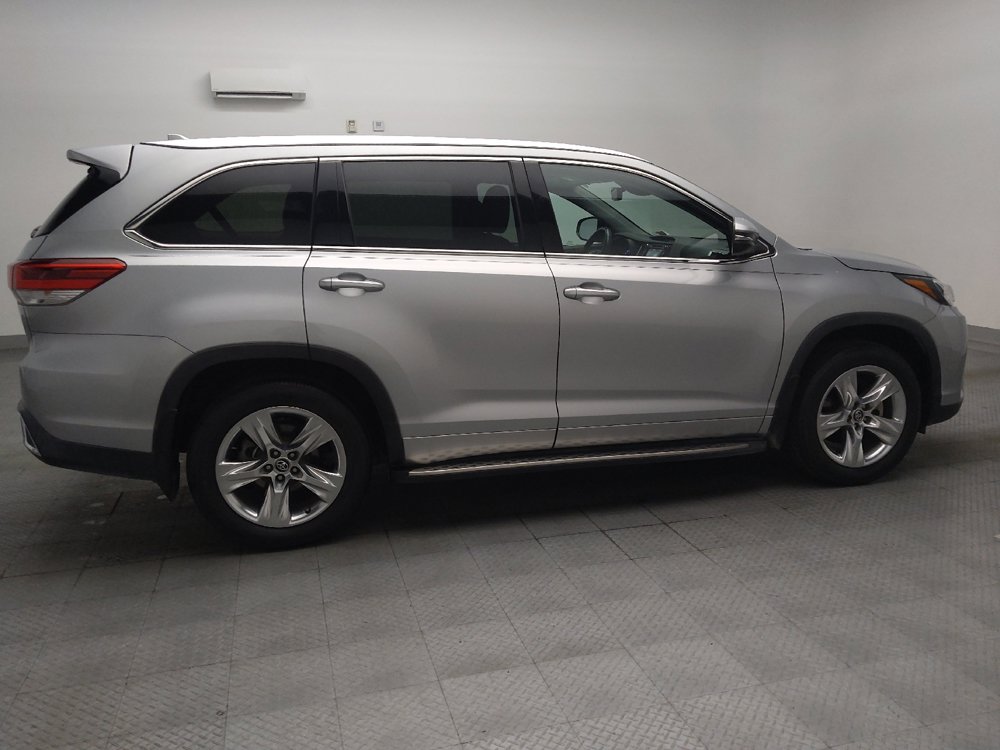 Used 2019 Toyota Highlander Limited FWD image 10