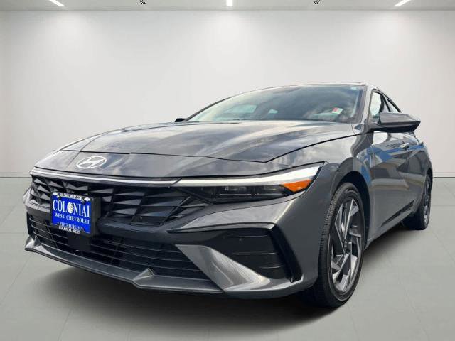 Used 2025 Hyundai Elantra SEL image 1