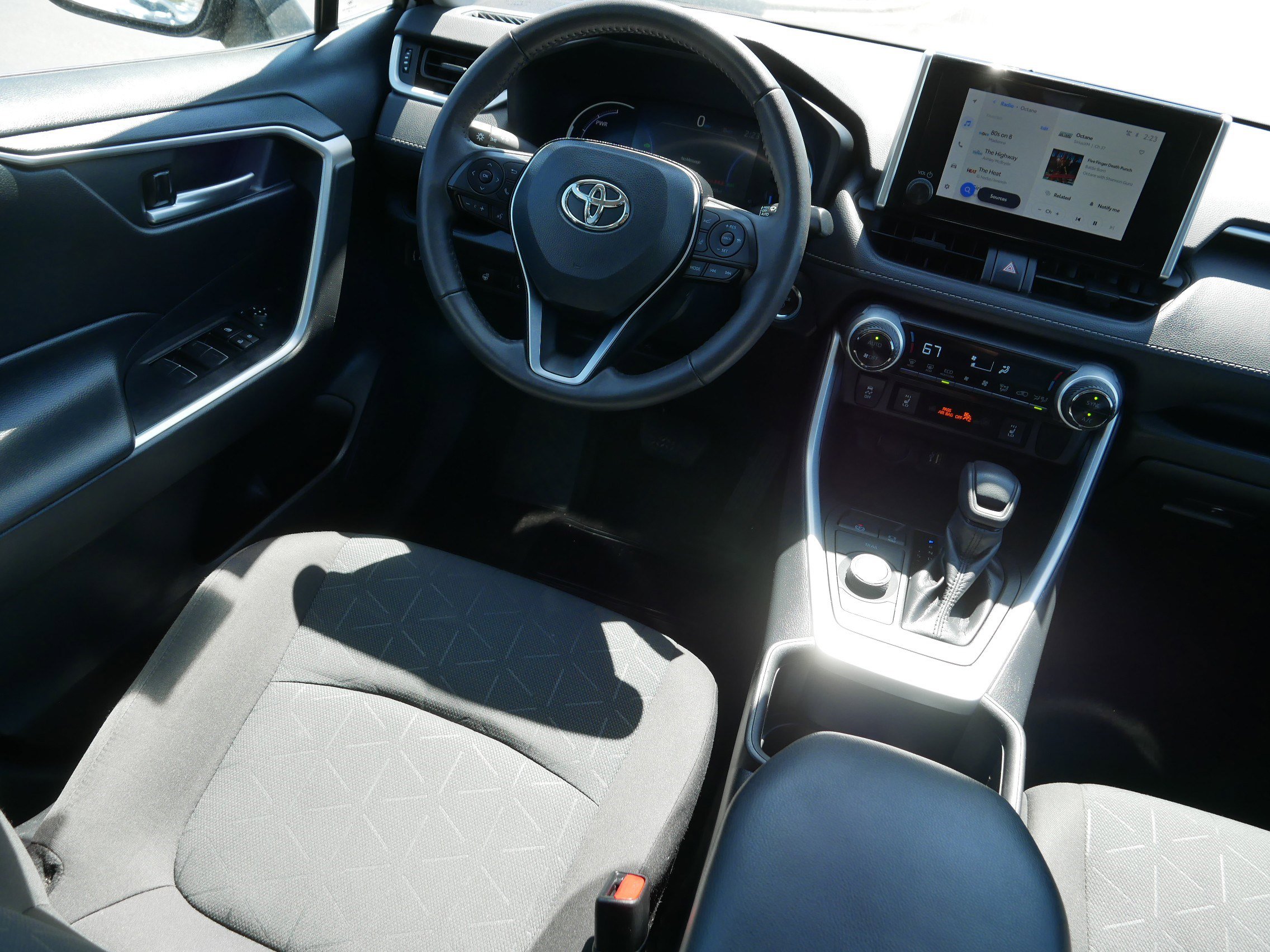 Used 2023 Toyota RAV4 XLE w/ Convenience Package AWD/4WD image 9