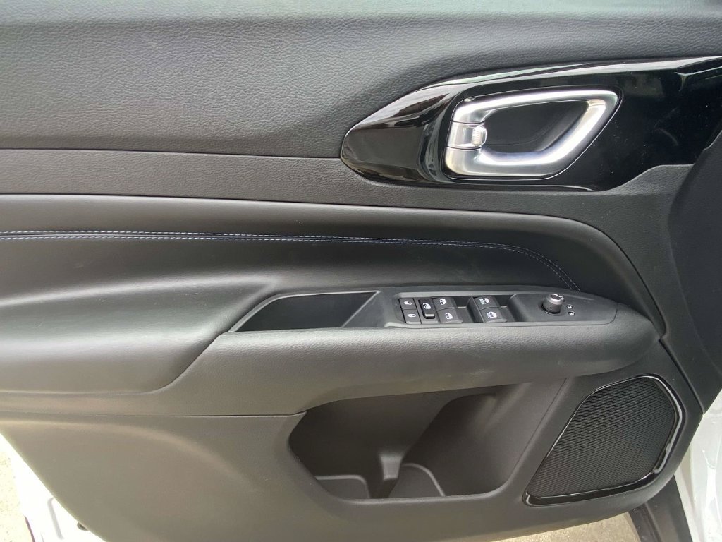 New 2026 Jeep Compass Latitude AWD/4WD image 42