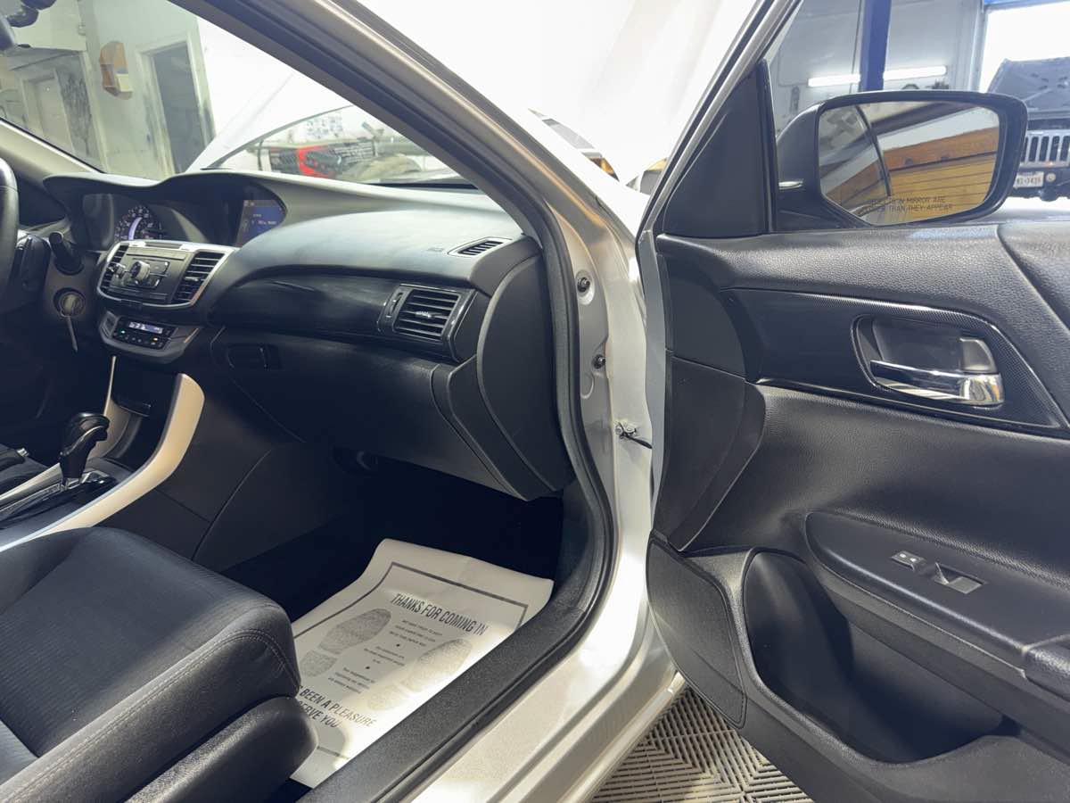 Used 2014 Honda Accord Sport image 25
