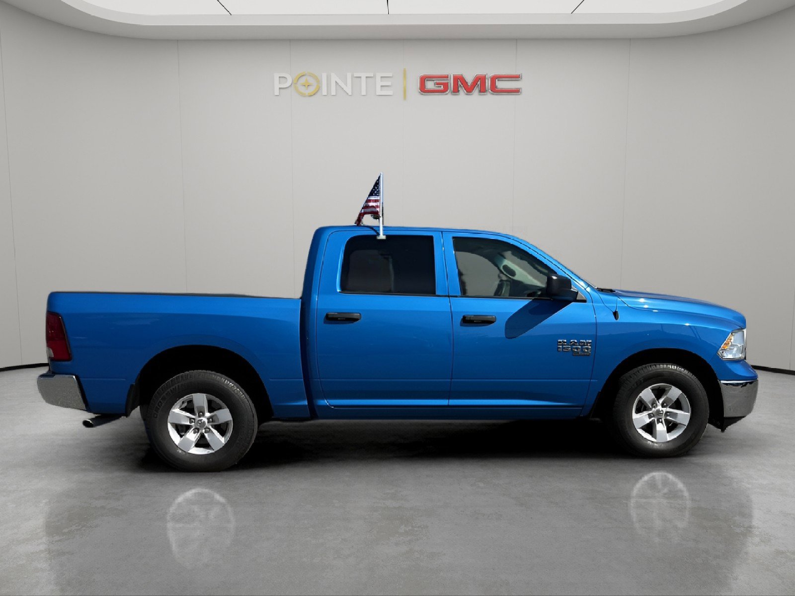 Used 2022 RAM 1500 Classic SLT RWD image 2