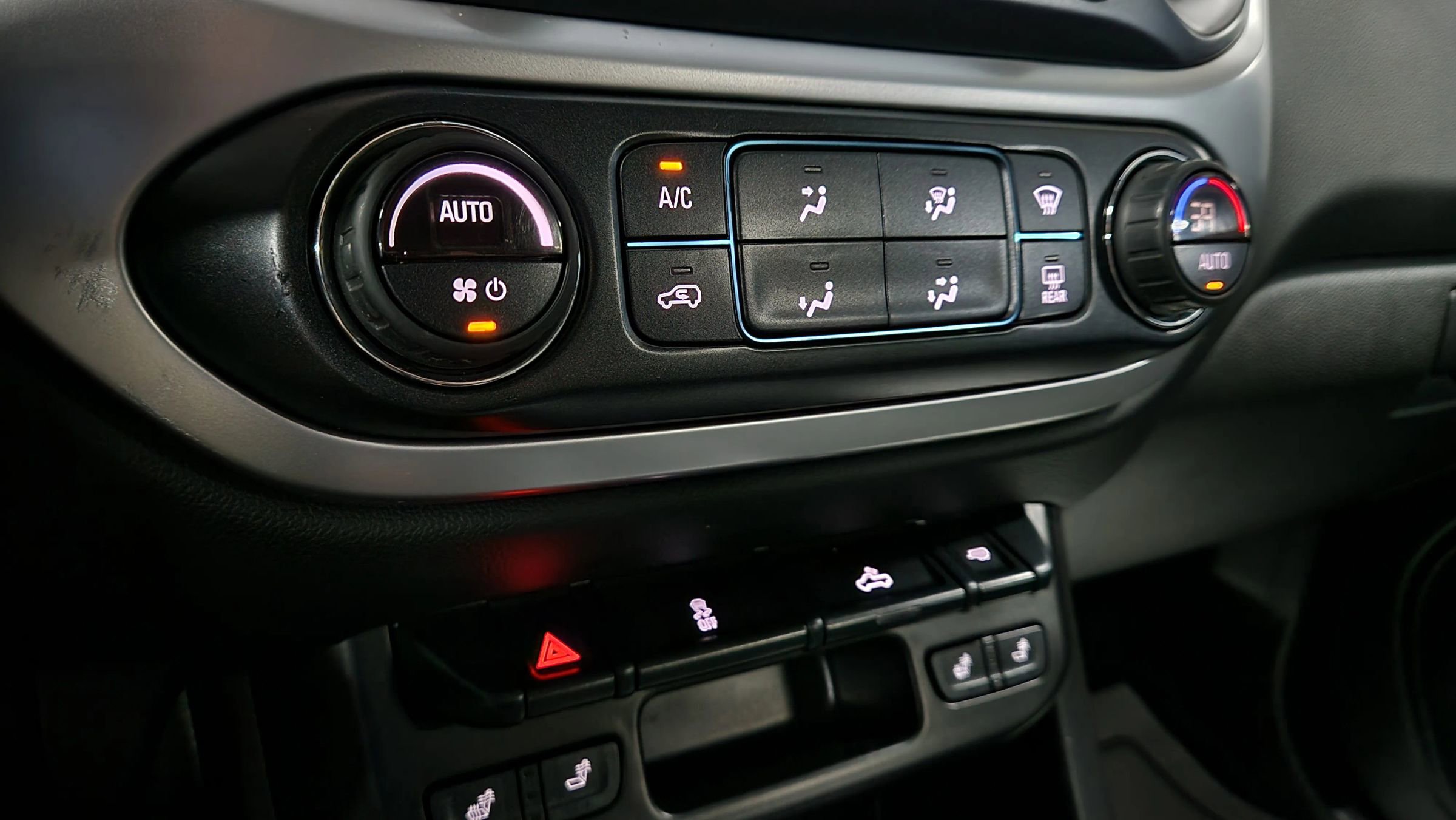 Used 2021 Chevrolet Colorado LT w/ LT Convenience Package image 32
