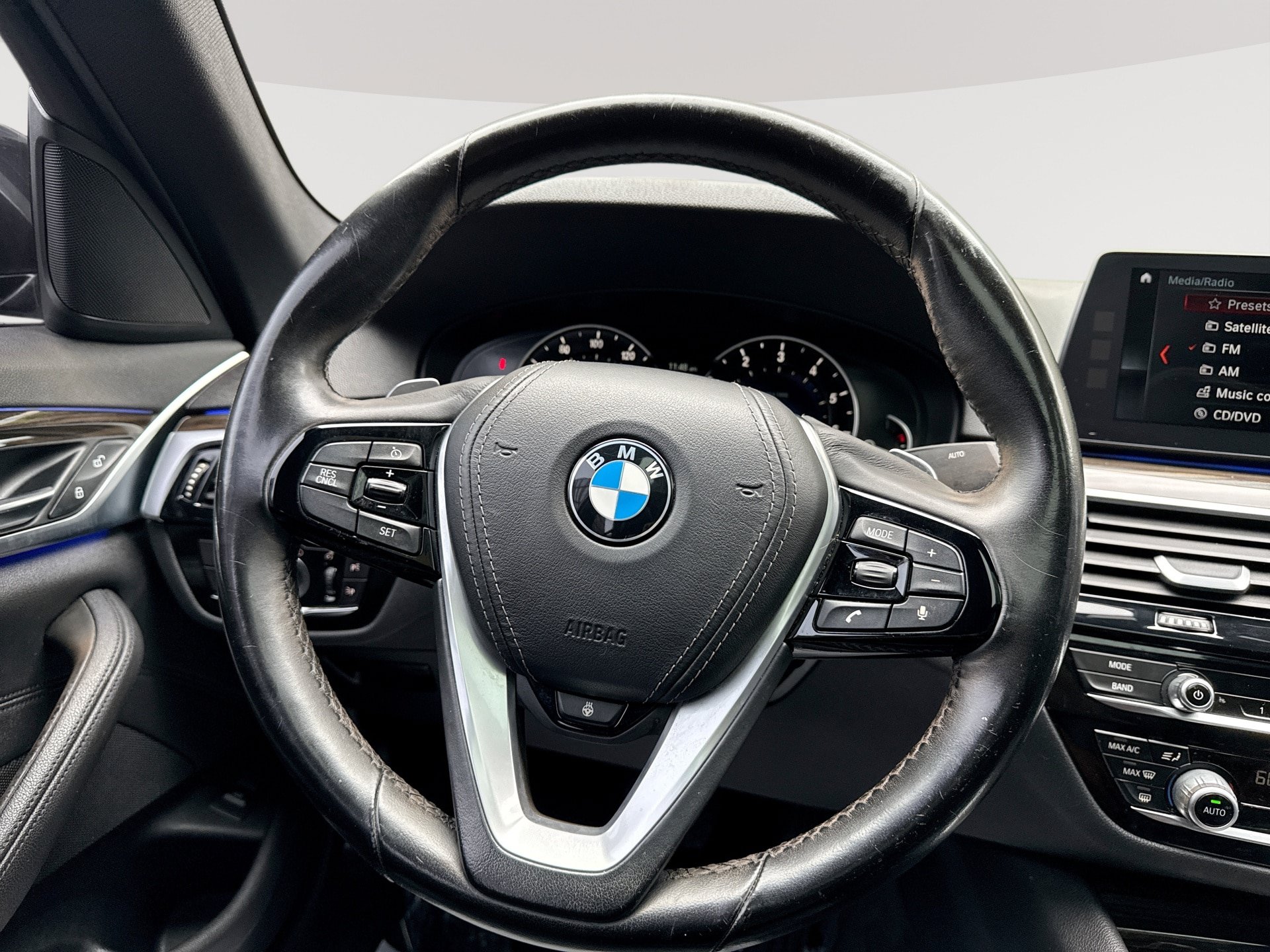 Used 2018 BMW 530i xDrive w/ Premium Package AWD/4WD image 11