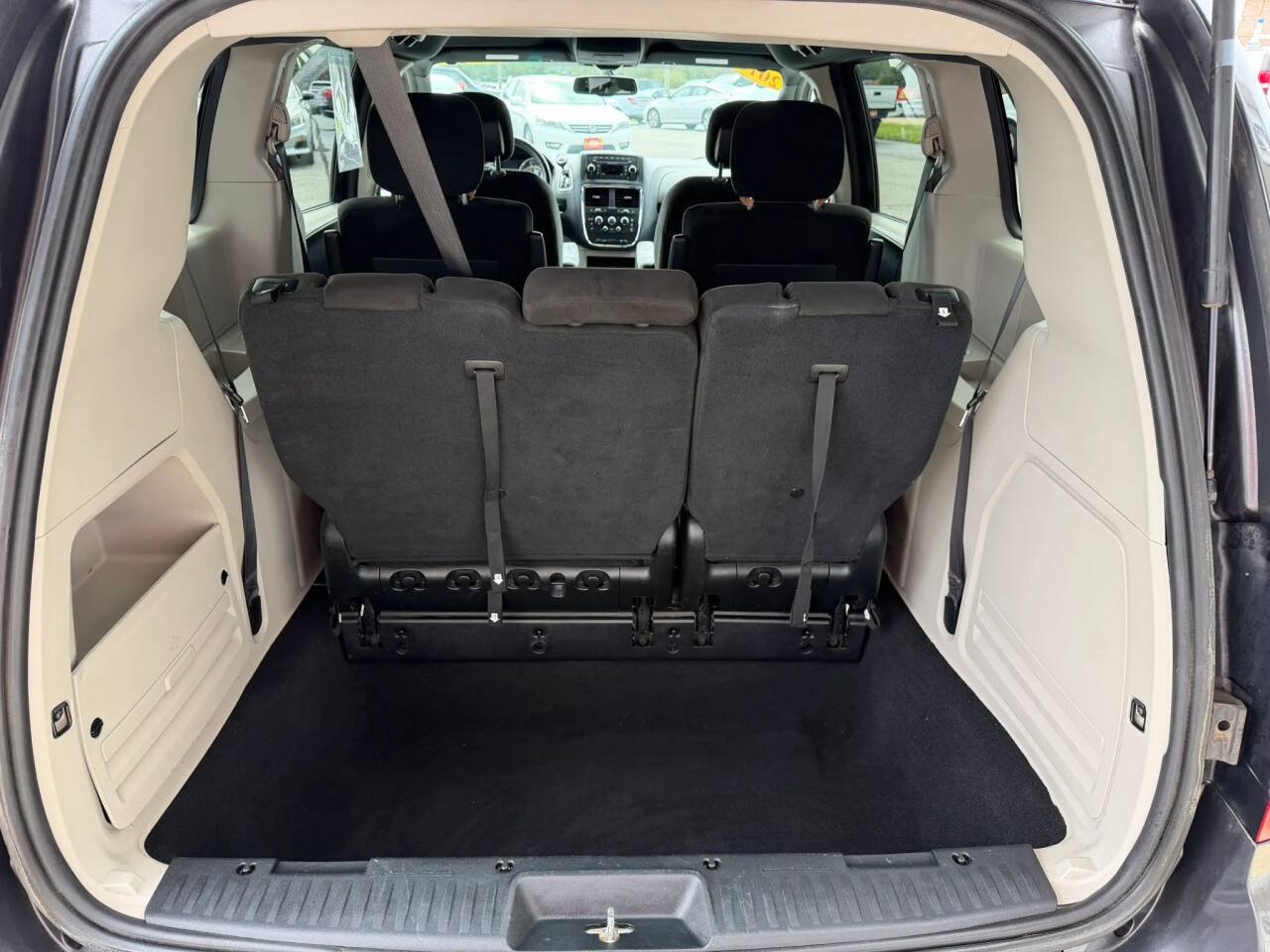 Used 2016 Dodge Grand Caravan SE FWD image 21